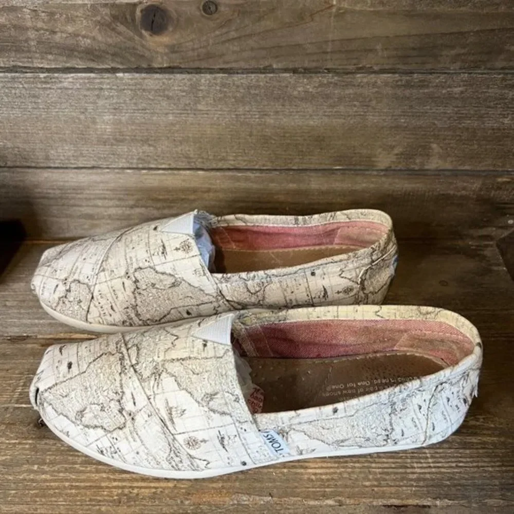 Womens Toms World Map Beige Slip On Casual Shoes Loafers Size 6 M‎ EUC